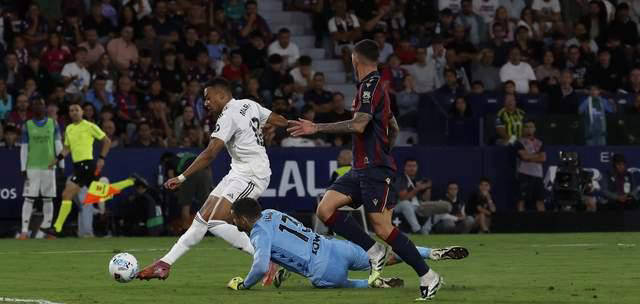 动也备受瞩, 他们肩并肩, 德里德比 动也备受瞩, 他们肩并肩, 德里德比