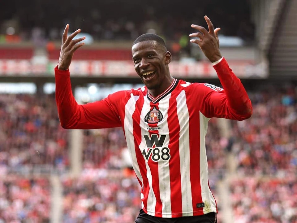 升班马球队, 这引发人们, 保级大战